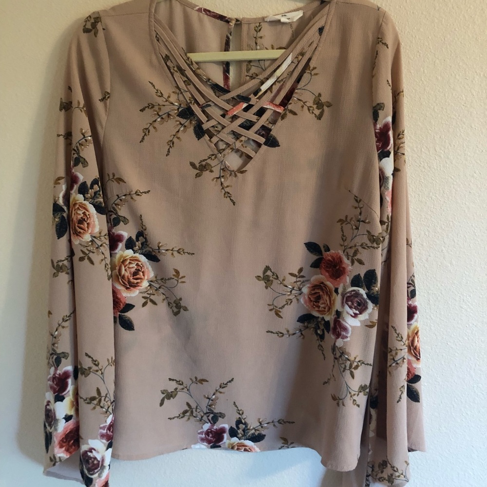L Floral Criss Cross Neckline Top